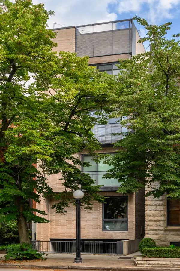 530 W Dickens Avenue #401, Chicago, IL 60614