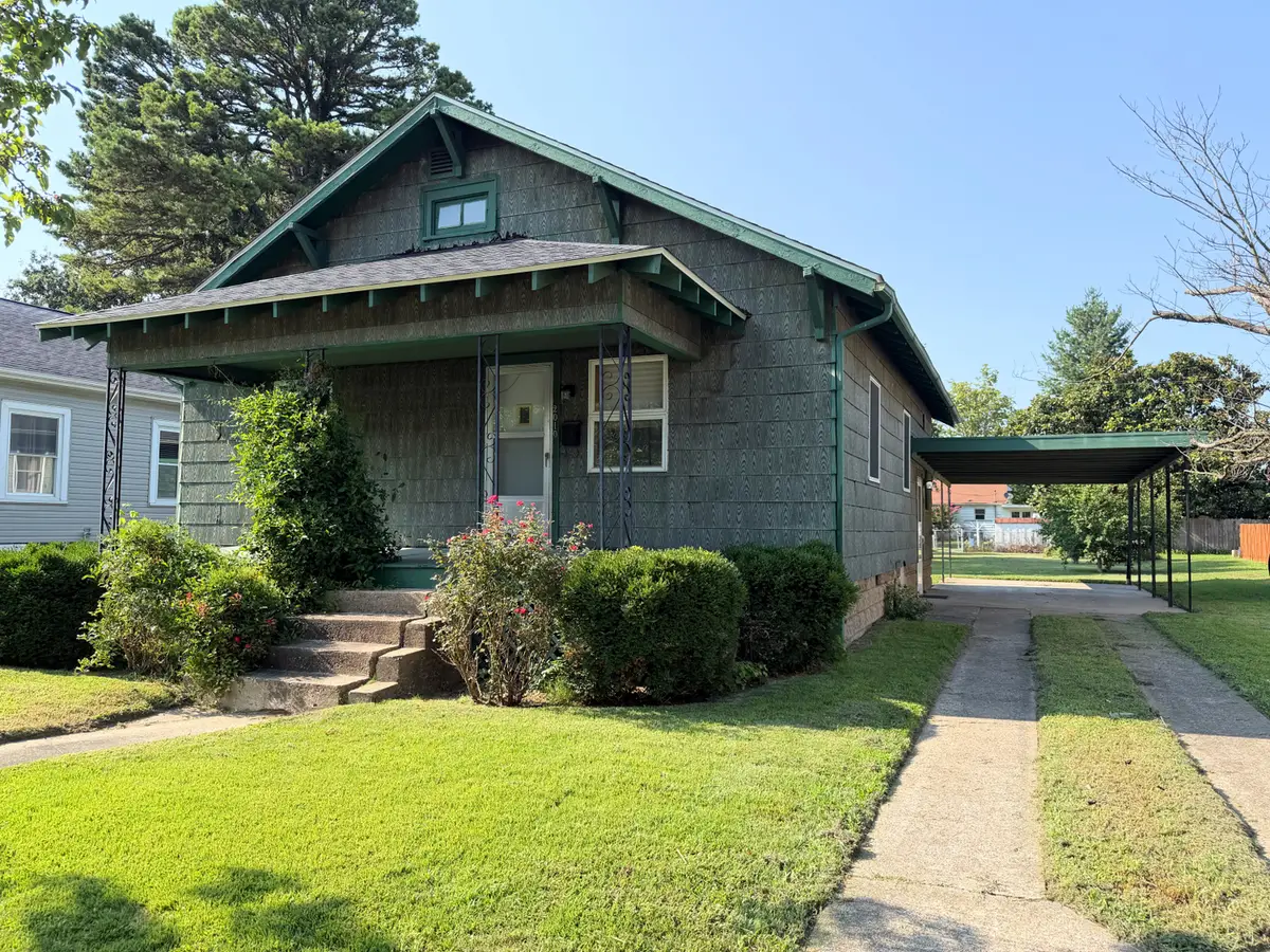2010 Elm Street, Murphysboro, IL 62966 - #1