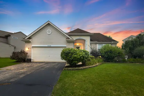 7004 Nathan Lane, Carpentersville, IL 60110