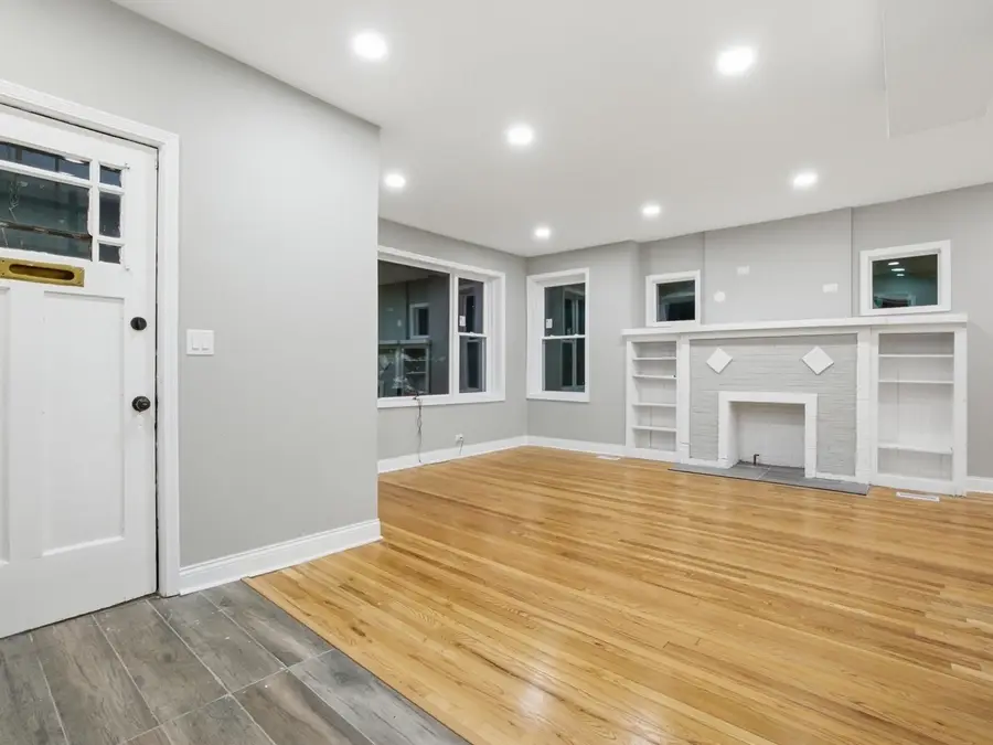 8011 S Dante Avenue, Chicago, IL 60619 - #2