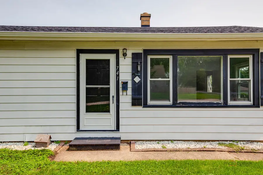 741 Franklin Avenue, Winthrop Harbor, IL 60096 - #2