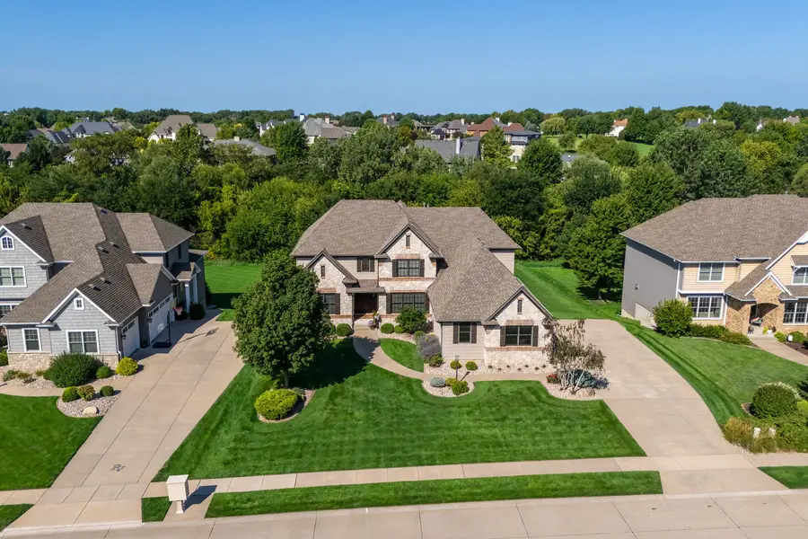 6278 Cardinal Road, Bettendorf, IA 52722 - #2