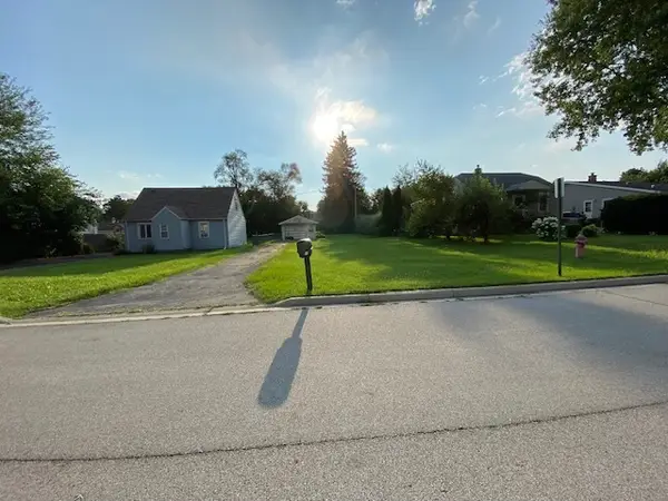 424 N Elmwood Avenue, Wood Dale, IL 60191