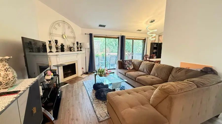 200 Brookside Lane #D, Willowbrook, IL 60527 - #3