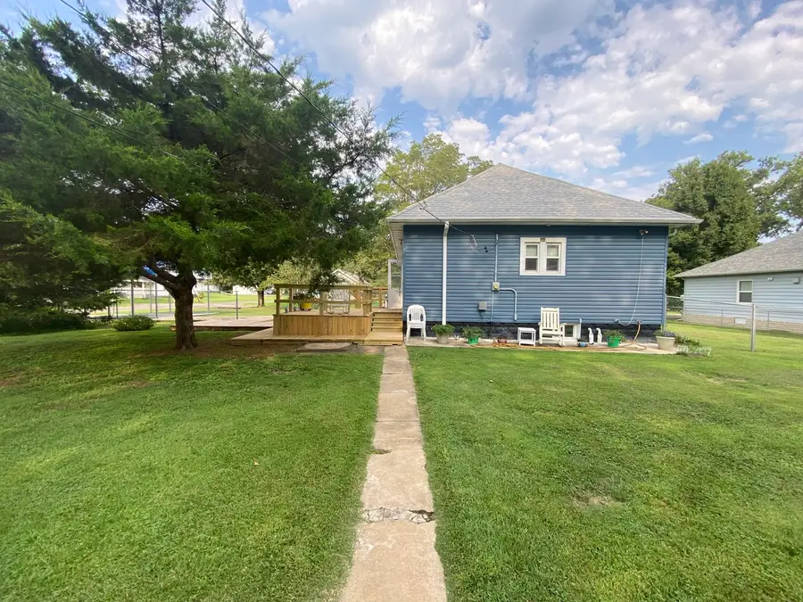 1035 Dover Street, Centralia, IL 62801 - #2