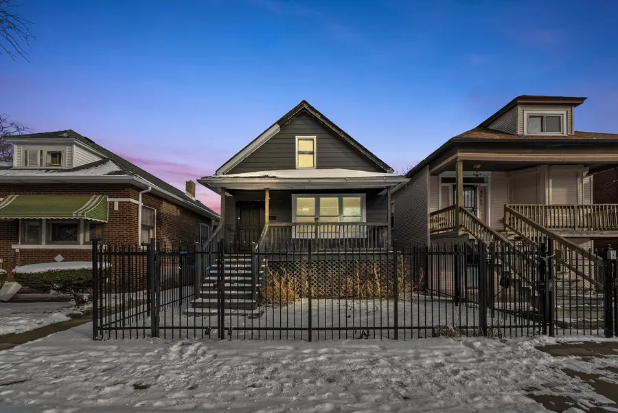 8545 S Saginaw Avenue, Chicago, IL 60617 - #2