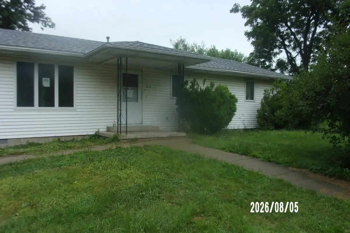 312 E Spruce Street, Chatsworth, IL 60921 - #1