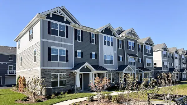 401 Lakeshore Court, St. Charles, IL 60174