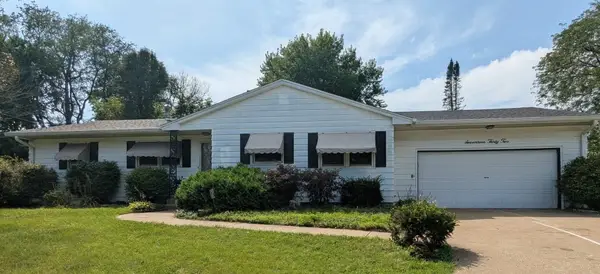 1732 Monterey Court, Bettendorf, IA 52722