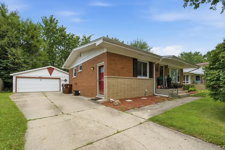 835 W Terrace Drive, Glenwood, IL 60425 - #3