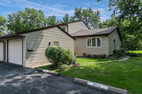 3593 Cedarwood Court, Bettendorf, IA 52722