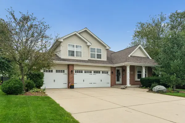 8204 W Rosebury Drive, Frankfort, IL 60423