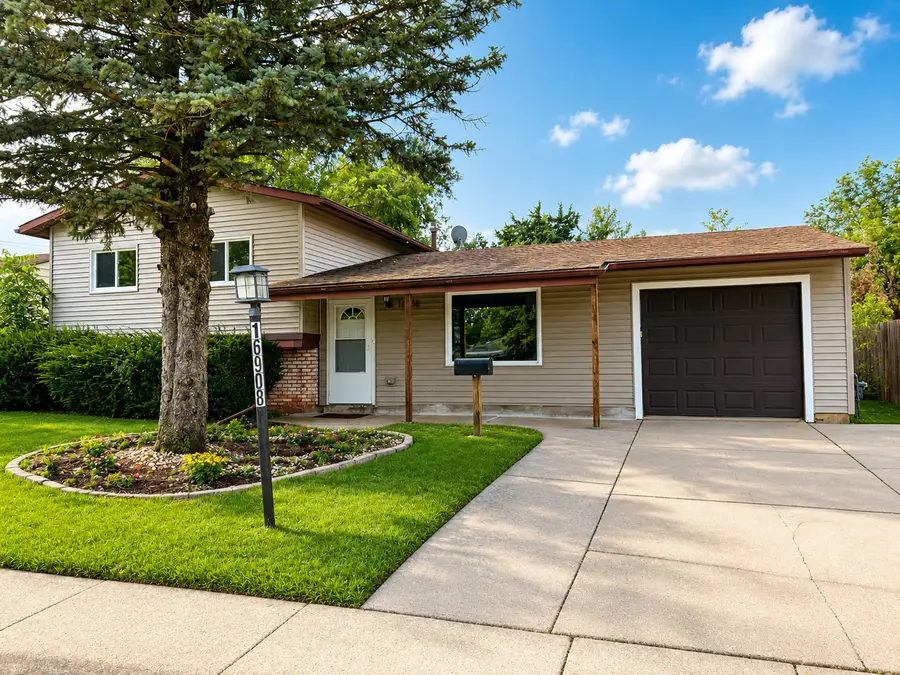 16908 Laramie Avenue, Oak Forest, IL 60452 - #2