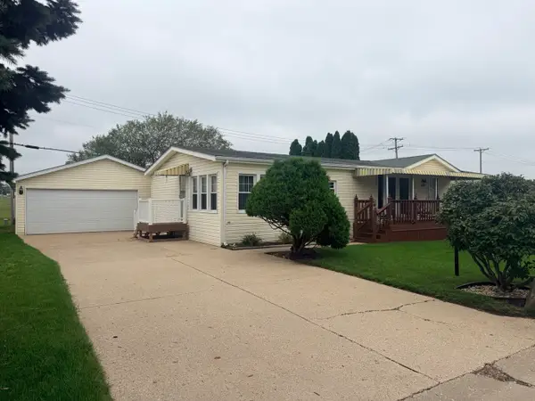 8616 Summerwood Drive, Roscoe, IL 61073