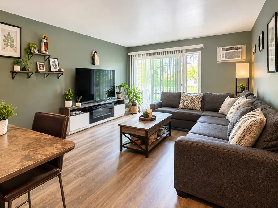 1B E Dundee Quarter Drive #104, Palatine, IL 60074 - #3