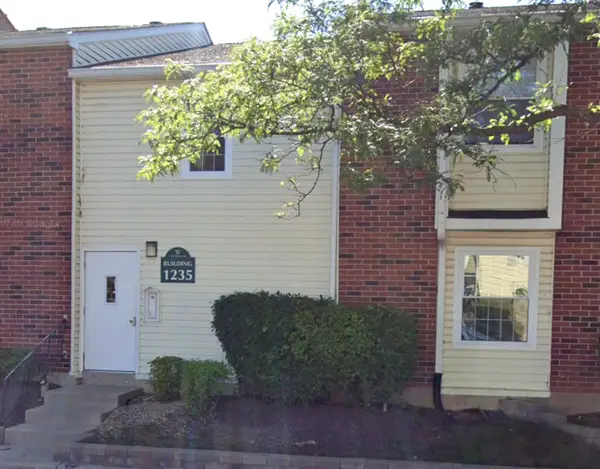 1235 Wyndham Court #202, Palatine, IL 60074