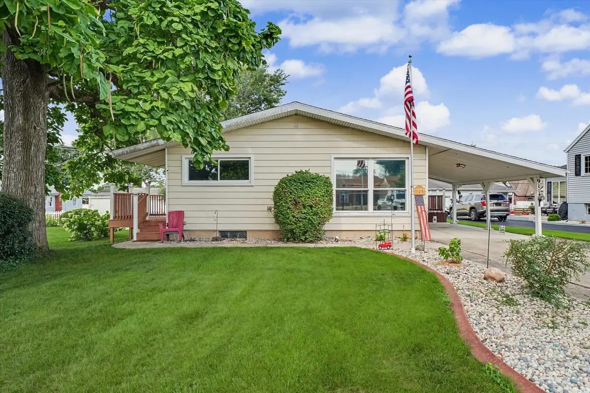 911 N Melvin Street, Gibson City, IL 60936 - #1