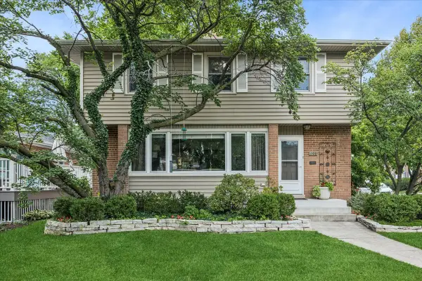 1100 N Oak Park Avenue, Oak Park, IL 60302