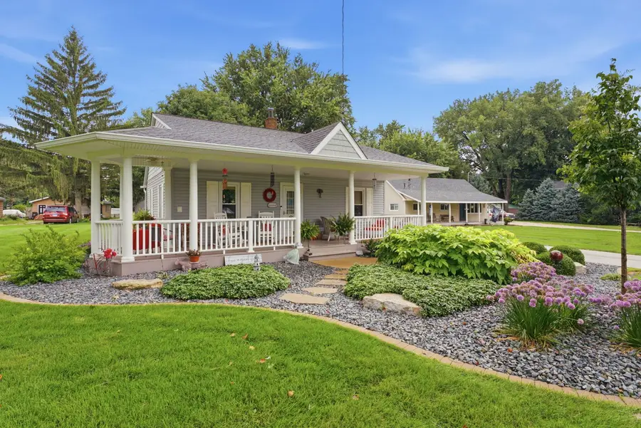 403 15th Street, Rapids City, IL 61278 - #3
