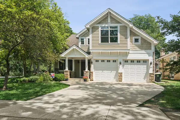 103 S Donald Avenue, Arlington Heights, IL 60004
