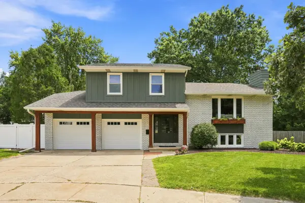 4415 Montclair Court, Bettendorf, IA 52722