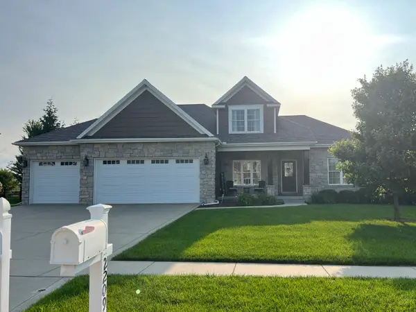 2210 Riverwoods Lane, Bloomington, IL 61705