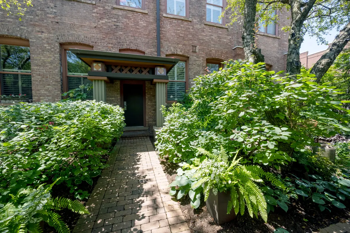 1701 W Terra Cotta Place #E, Chicago, IL 60614 - #1