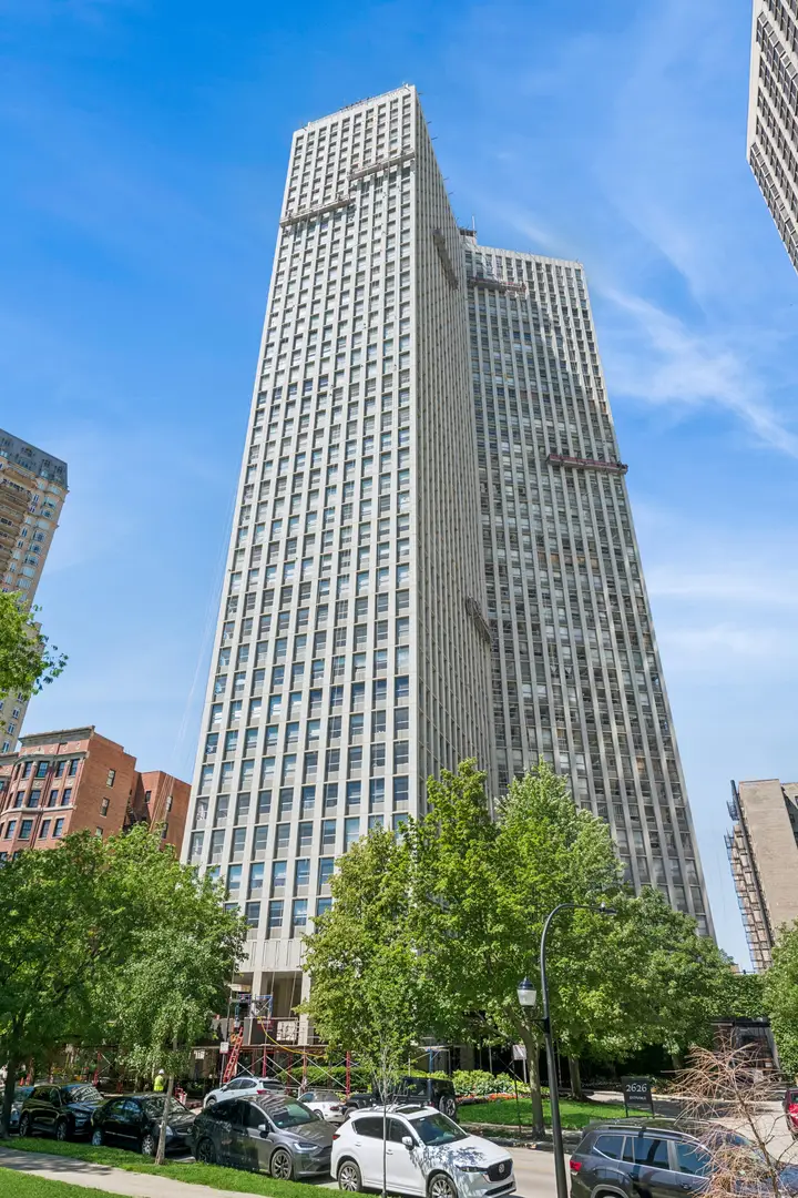 2626 N Lakeview Avenue #302, Chicago, IL 60614 - #1