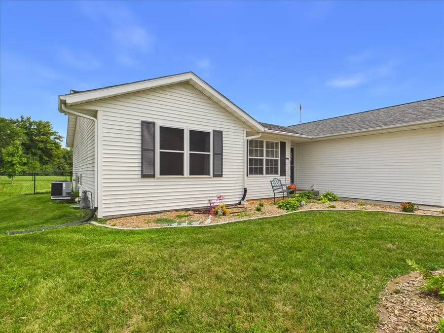 11255 Valerian Way, Roscoe, IL 61073 - #2