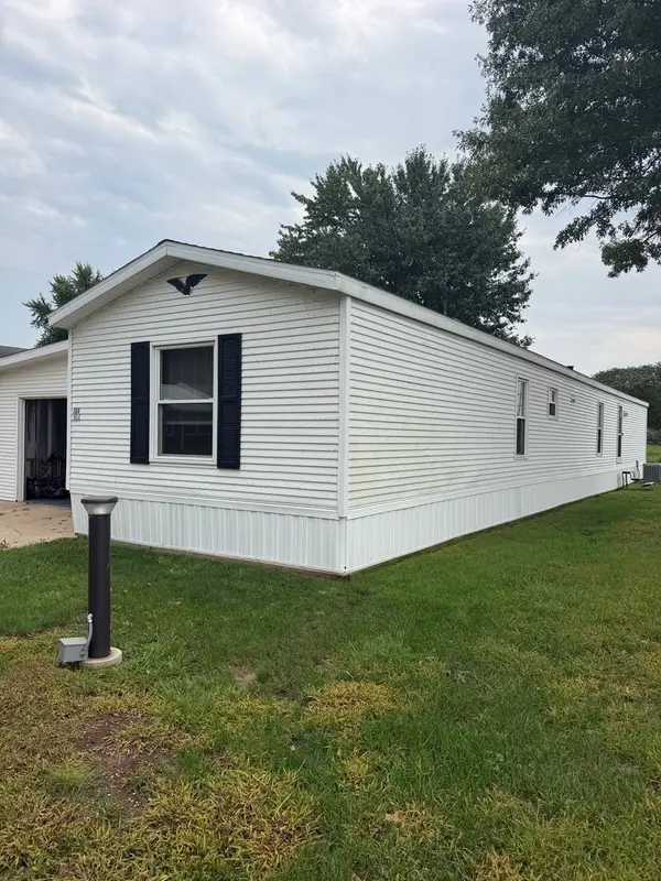 1600 Riverdale Road #104, Rock Falls, IL 61071