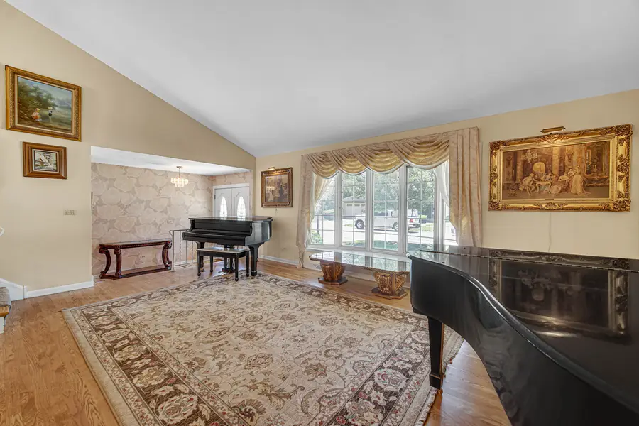 495 E Park Manor Court, Elmhurst, IL 60126 - #3