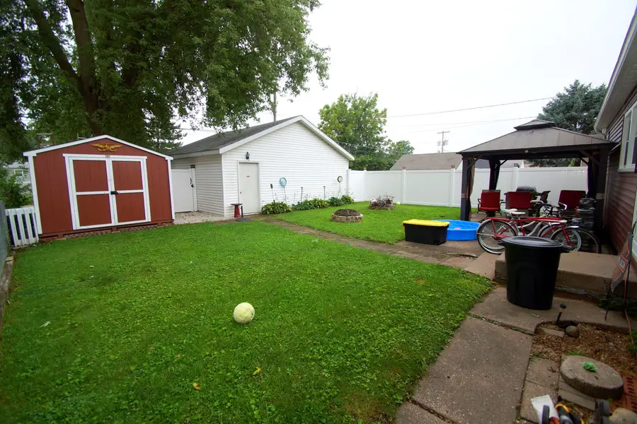 2729 Bellevue Avenue, Bettendorf, IA 52722 - #2
