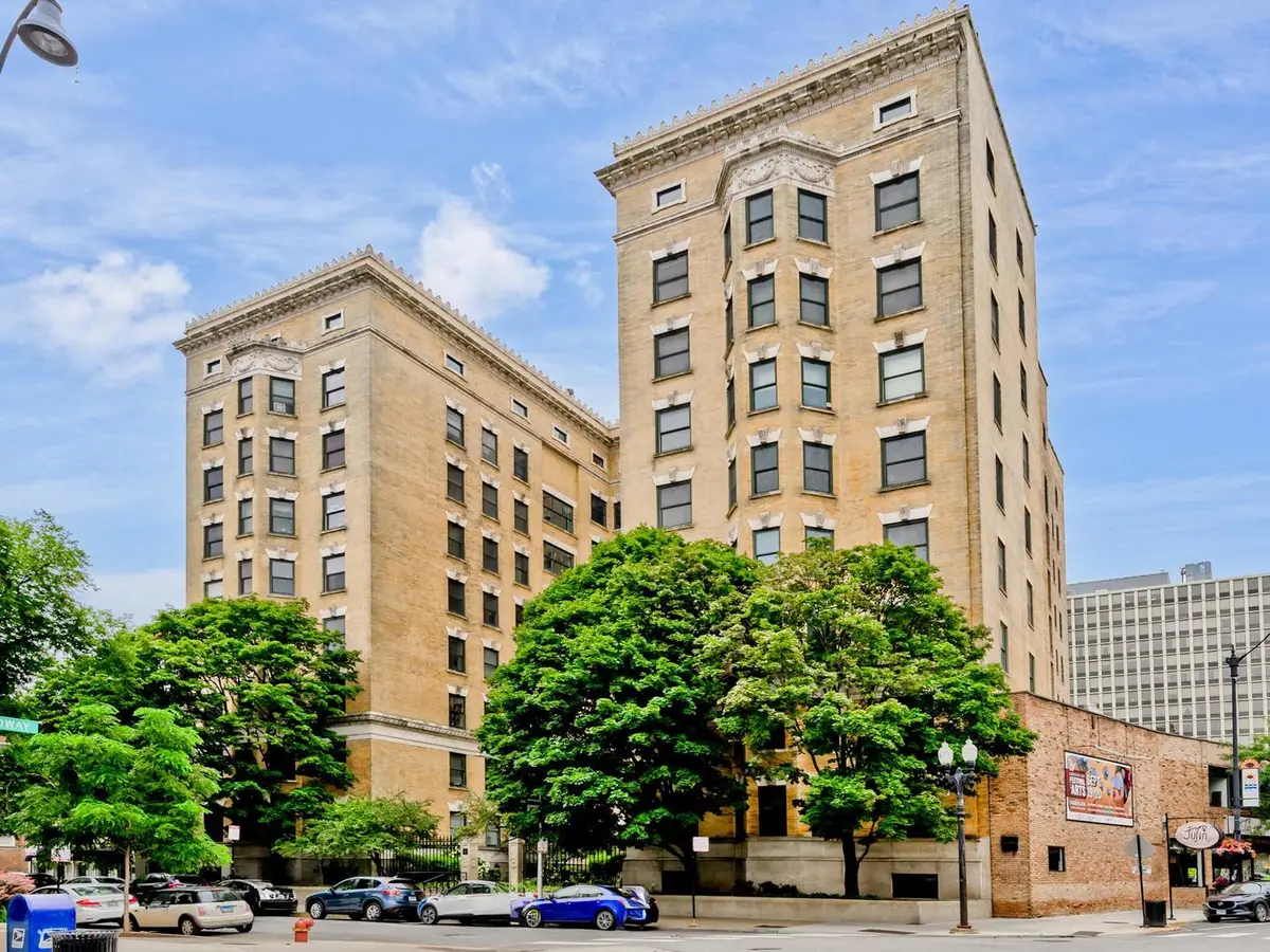 559 W Surf Street #500, Chicago, IL 60657 - #1