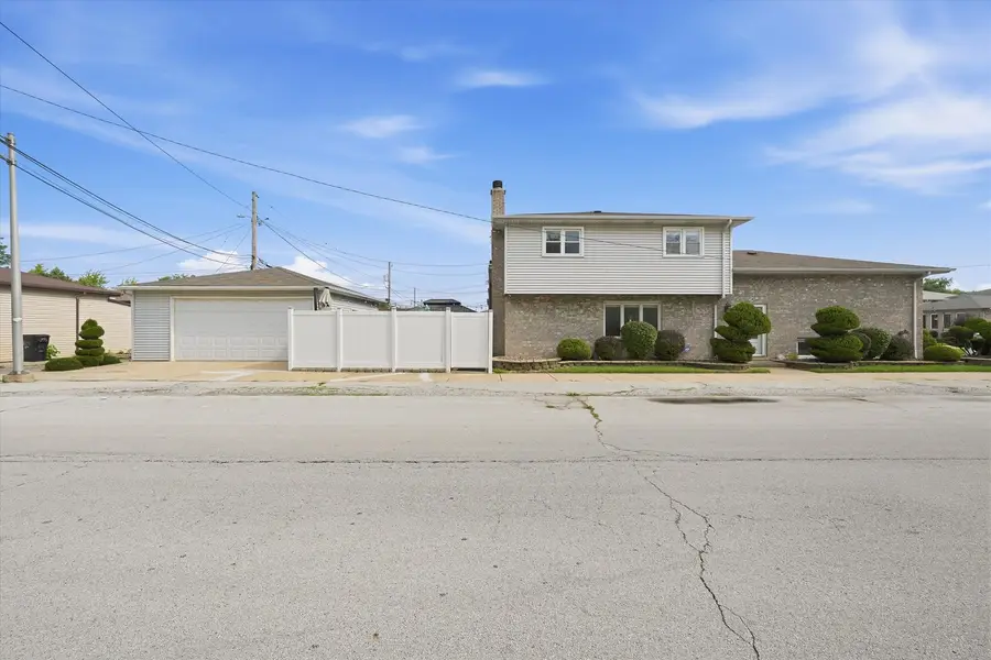 11758 S Avenue J, Chicago, IL 60617 - #3