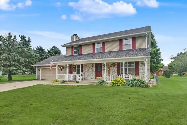 300 Gainesborough Court, Monticello, IL 61856