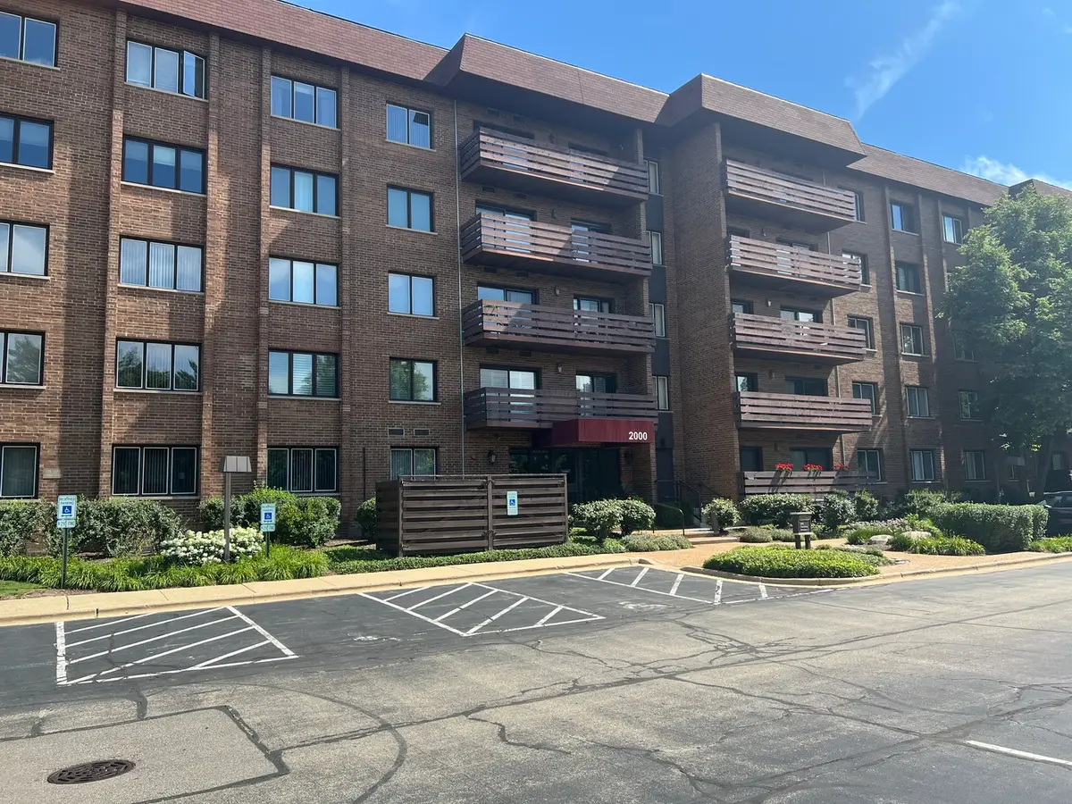 2000 Chestnut Avenue #207, Glenview, IL 60025 - #1