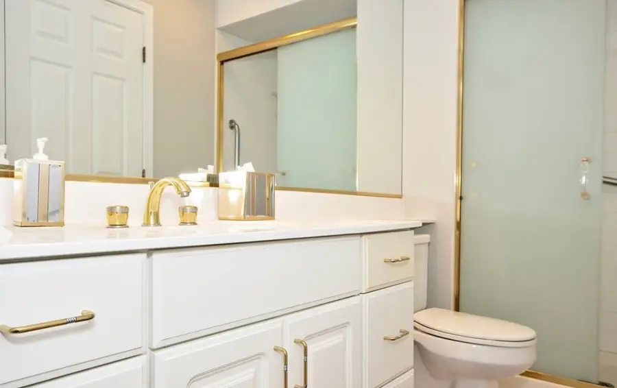 2000 Chestnut Avenue #207, Glenview, IL 60025 - #2