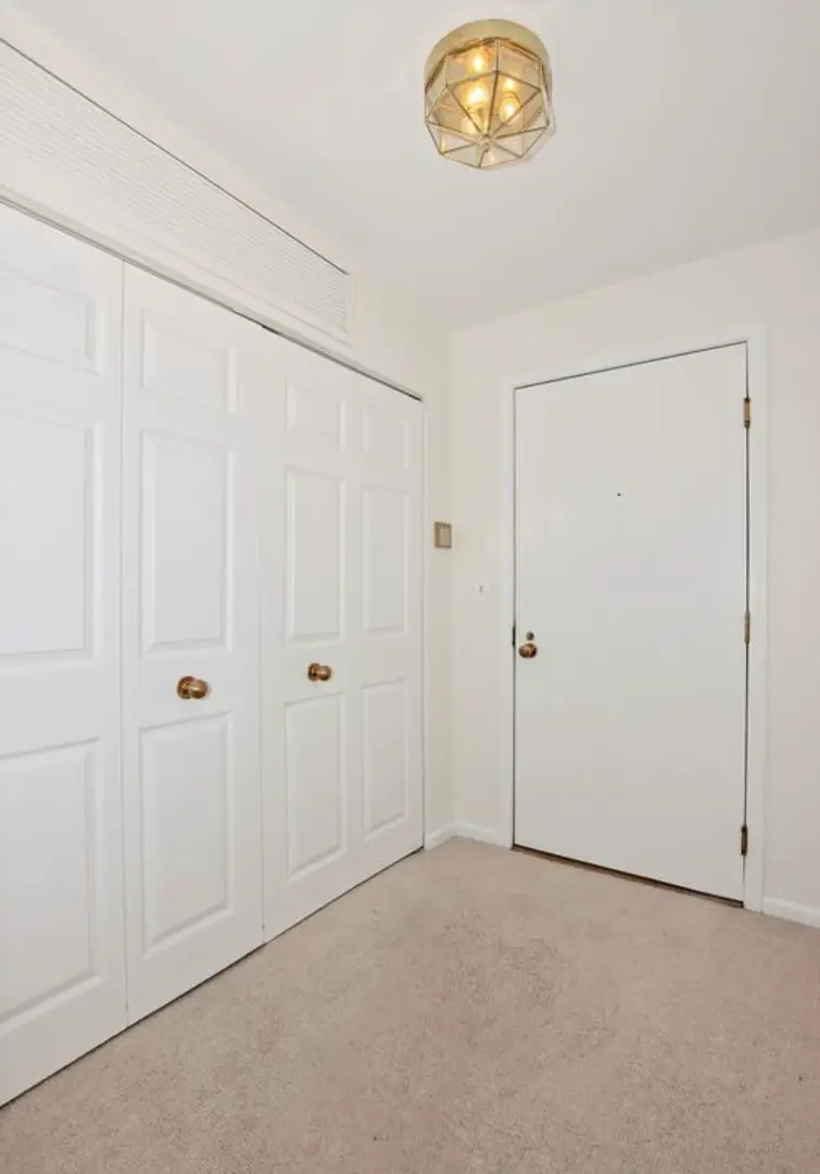 2000 Chestnut Avenue #207, Glenview, IL 60025 - #3