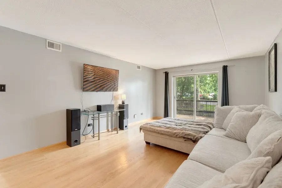 512 Redondo Drive #110, Downers Grove, IL 60516 - #3