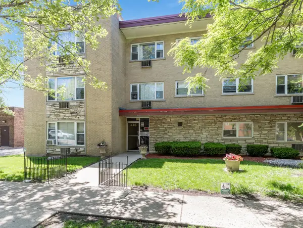 415 S Maple Avenue #202, Oak Park, IL 60302