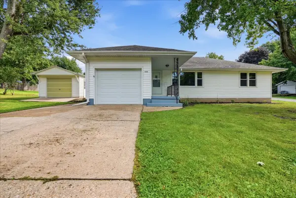 1000 E Jefferson Street, Clinton, IL 61727