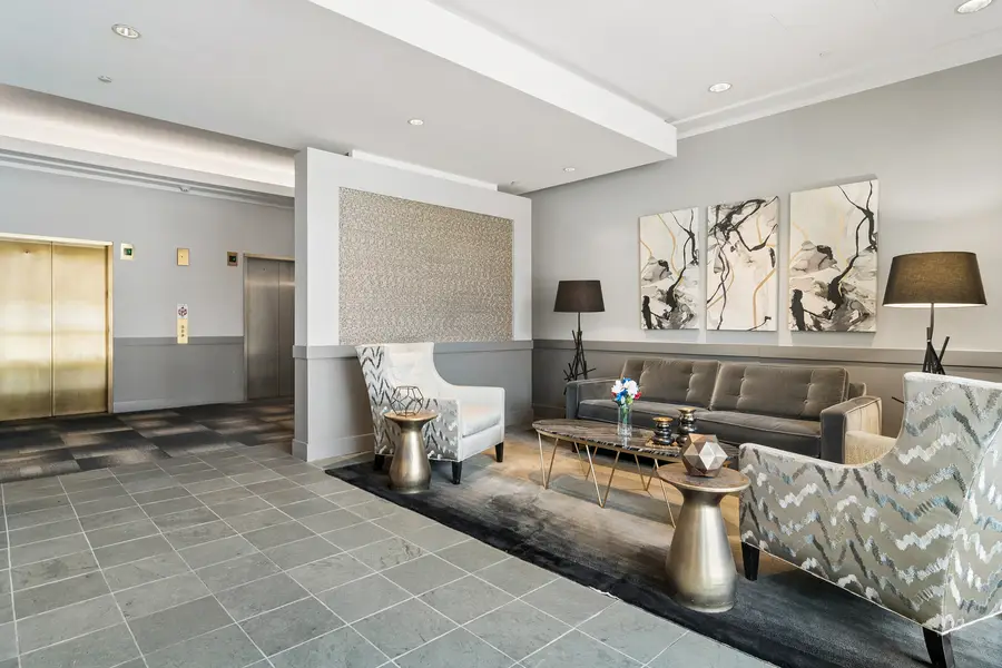 77 S Evergreen Avenue #401, Arlington Heights, IL 60005 - #3