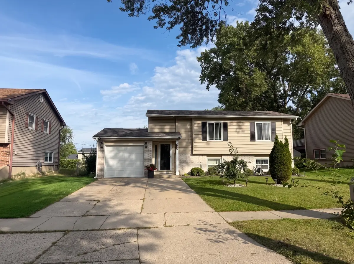 753 Macarthur Drive, Buffalo Grove, IL 60089 - #1