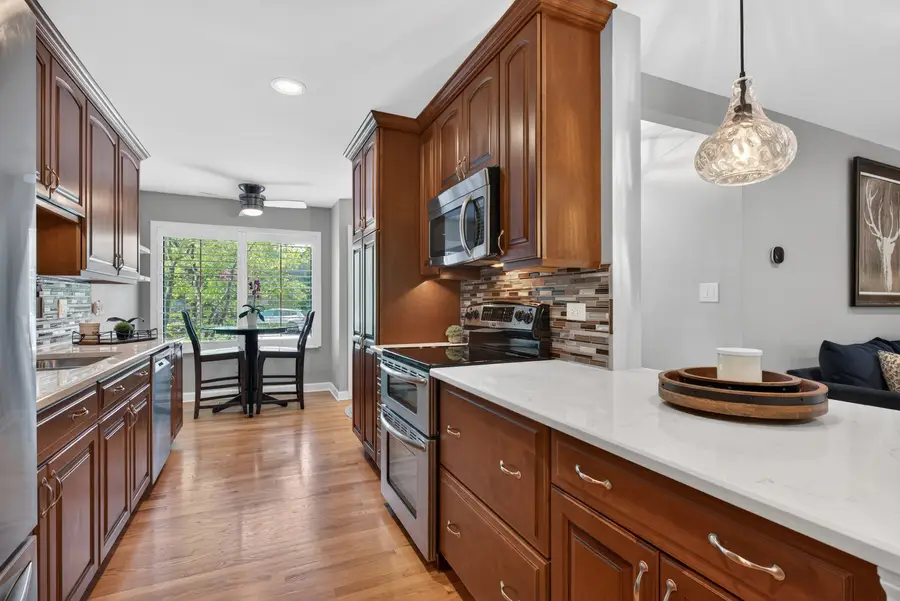 330 Mallard Point, Lake Barrington, IL 60010 - #3