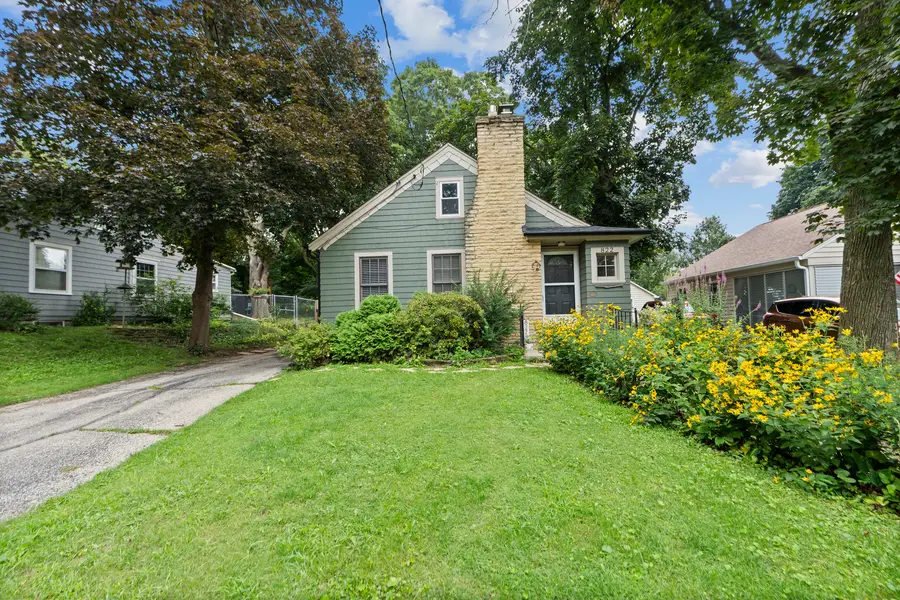 822 N Madison Street, Woodstock, IL 60098 - #2