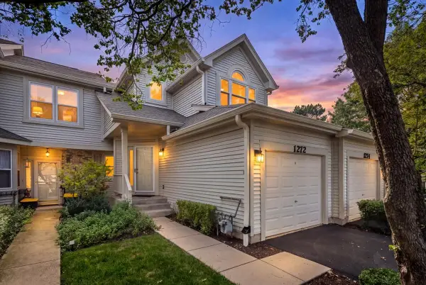 1272 Tennyson Lane #1272, Naperville, IL 60540