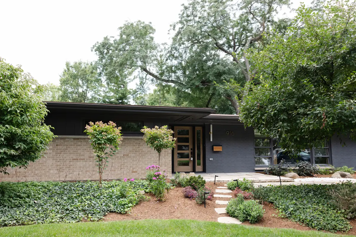 916 Ray Street, Geneva, IL 60134 - #1