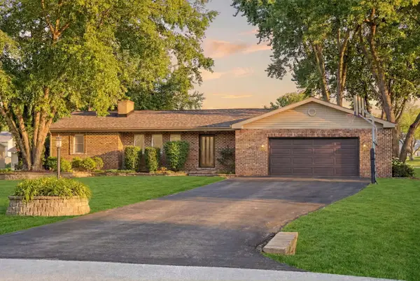 28 S Cherry Drive, Oswego, IL 60543