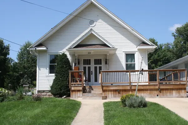 221 W Morgan Street, Dixon, IL 61021