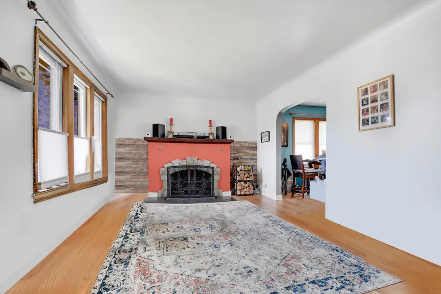 3833 Oak Park Avenue, Berwyn, IL 60402 - #3